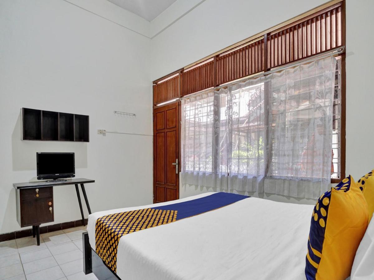 Oyo Life 90539 Taman Borobudur Guest House Syariah Blimbing  Exteriér fotografie